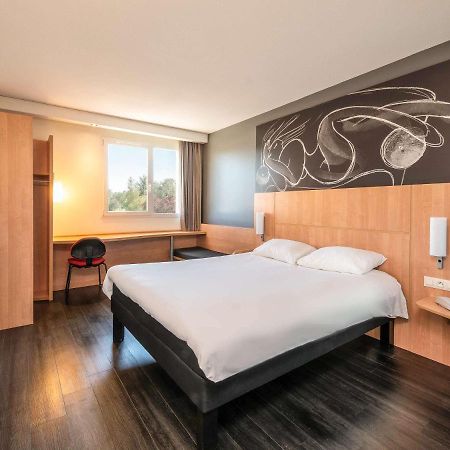 Ibis Issoire Hotel Exterior photo