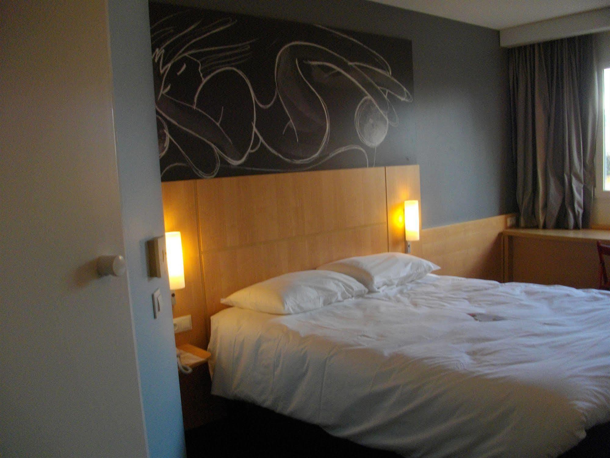 Ibis Issoire Hotel Exterior photo