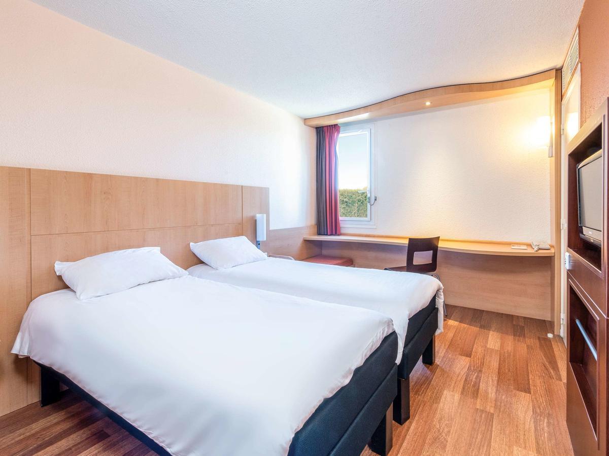 Ibis Issoire Hotel Exterior photo